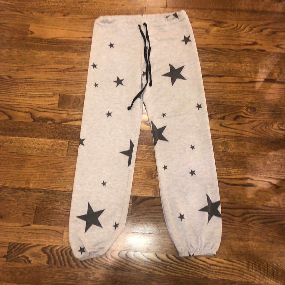 Miley and Joey star pants.